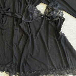 پیراهن و‌ ربدوشامبر